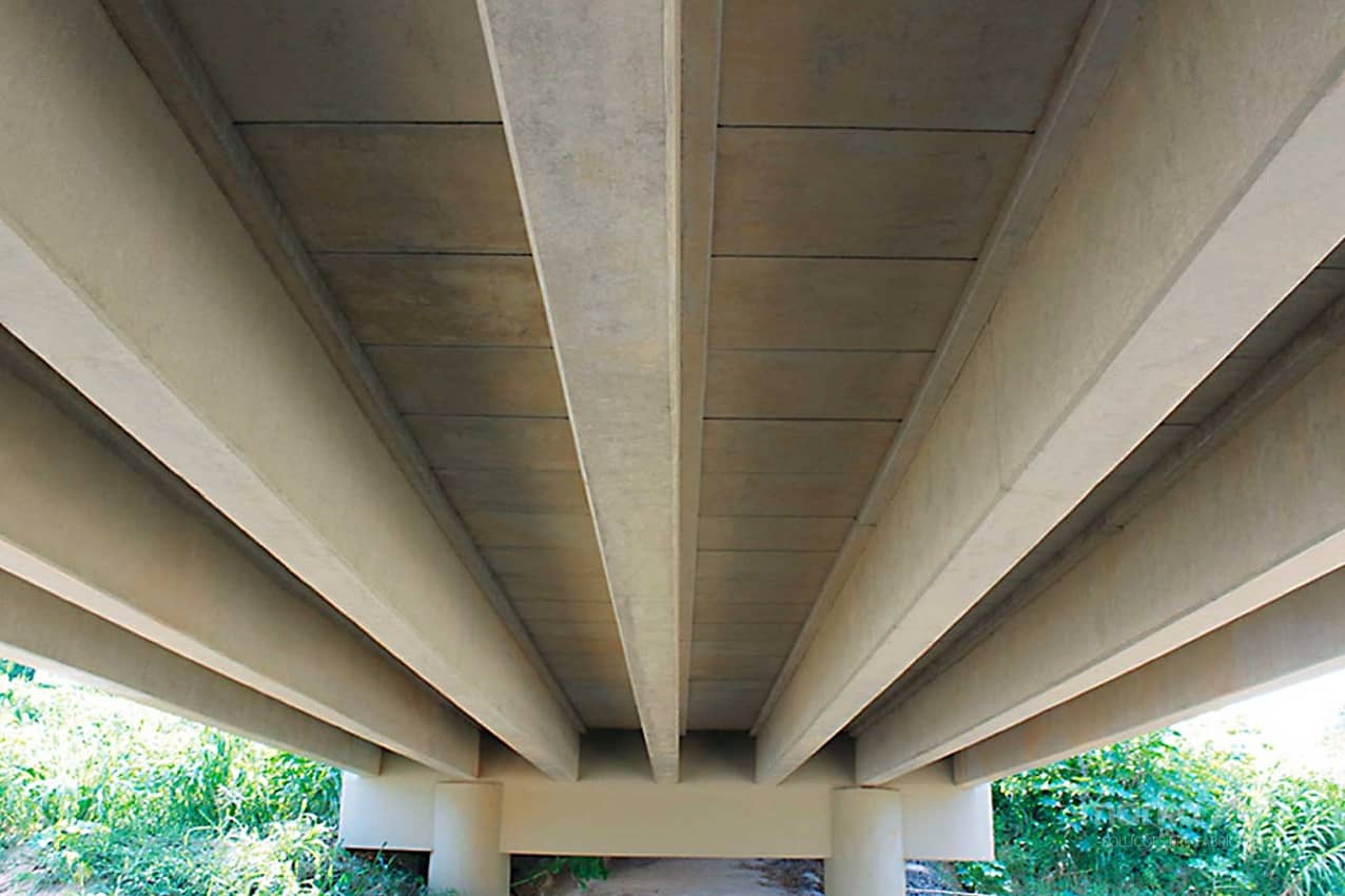 Ponte sobre o Ribeirão Tatú / Limeira